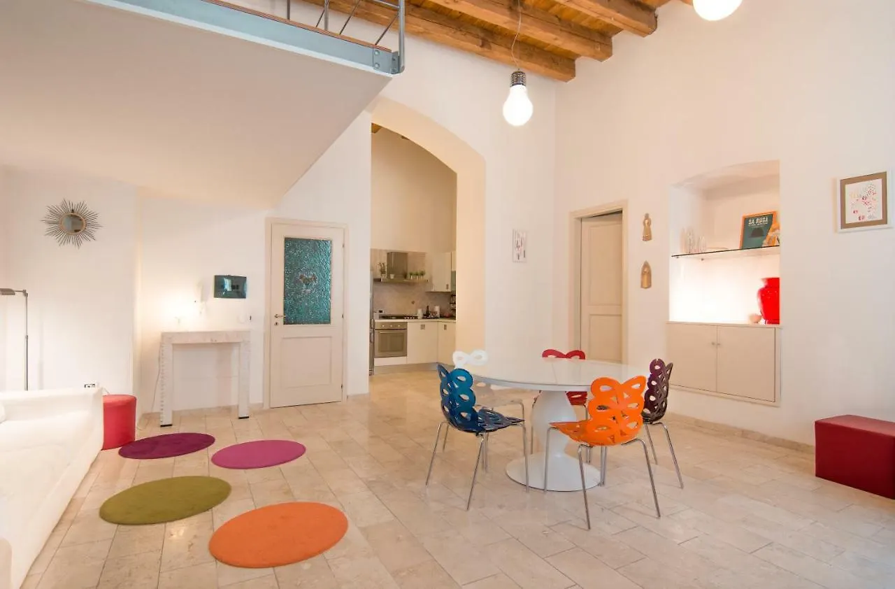 Modern Apartment In Historic Building Cagliari