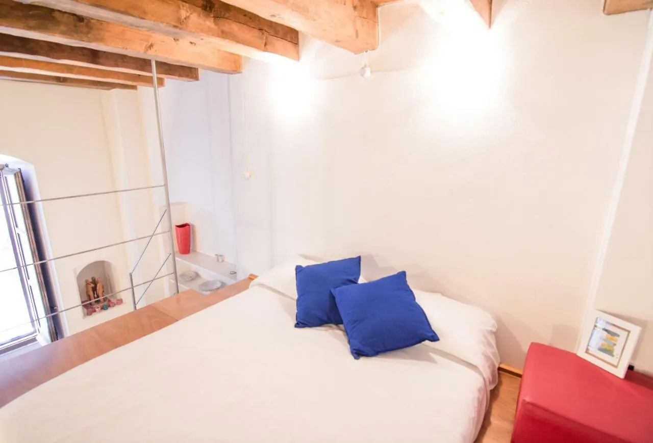 Modern Apartment In Historic Building Cagliari 0*,