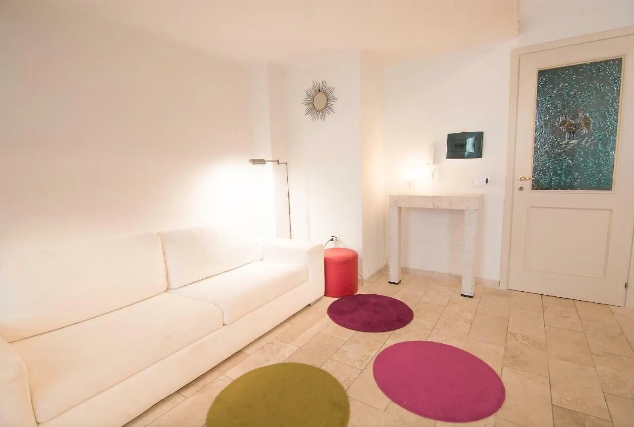 Modern Apartment In Historic Building Cagliari