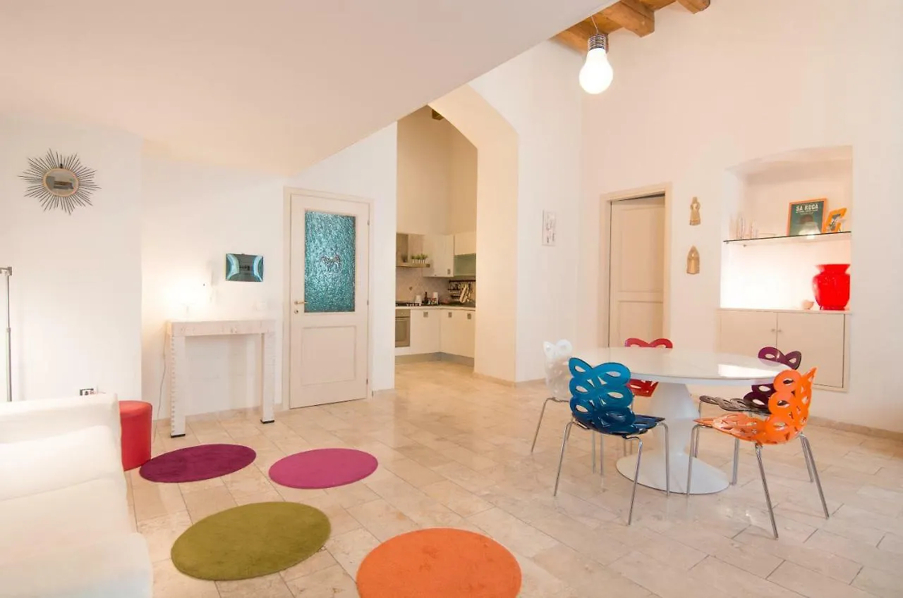 Modern Apartment In Historic Building Cagliari Italië