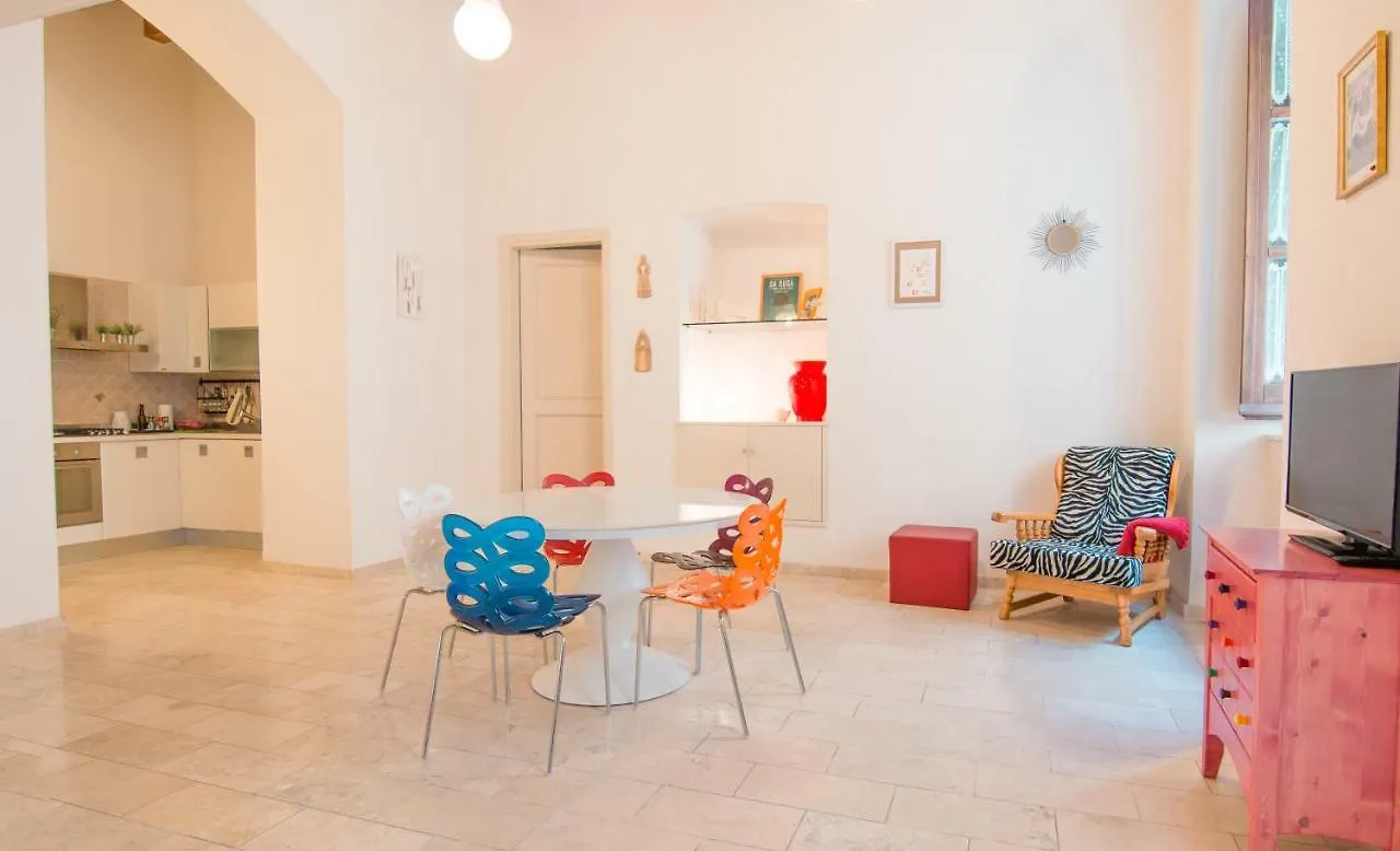 Modern Apartment In Historic Building Cagliari