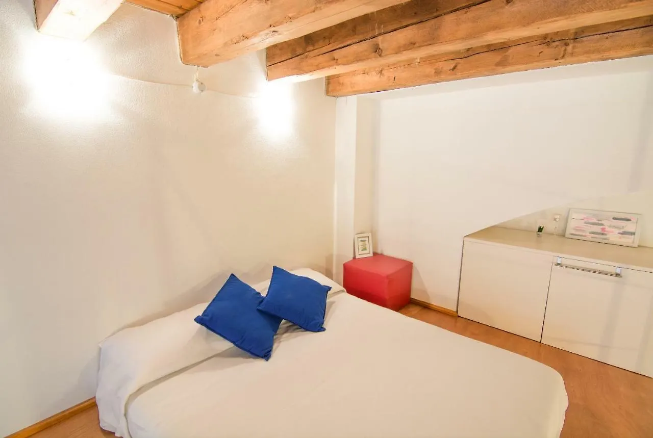 Modern Apartment In Historic Building Cagliari