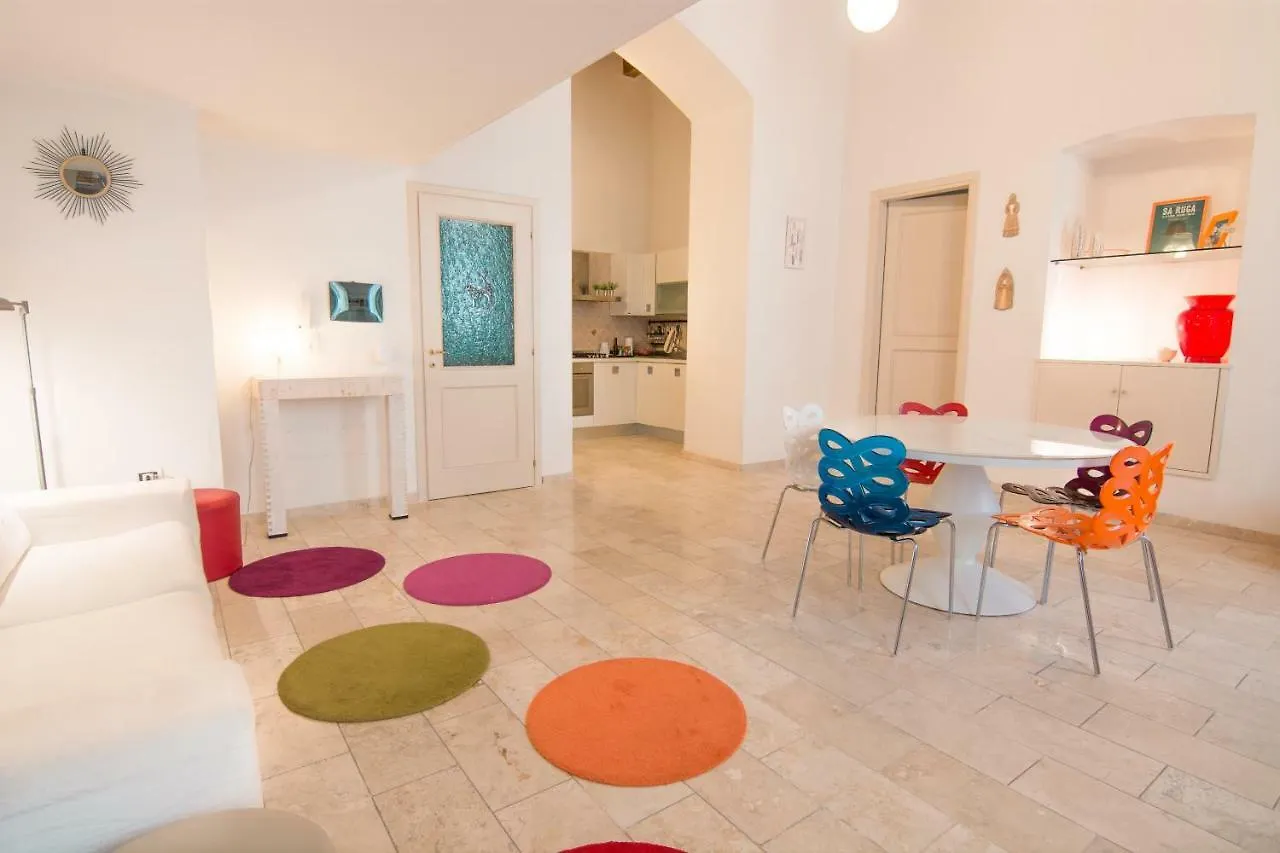 Modern Apartment In Historic Building Cagliari Italië