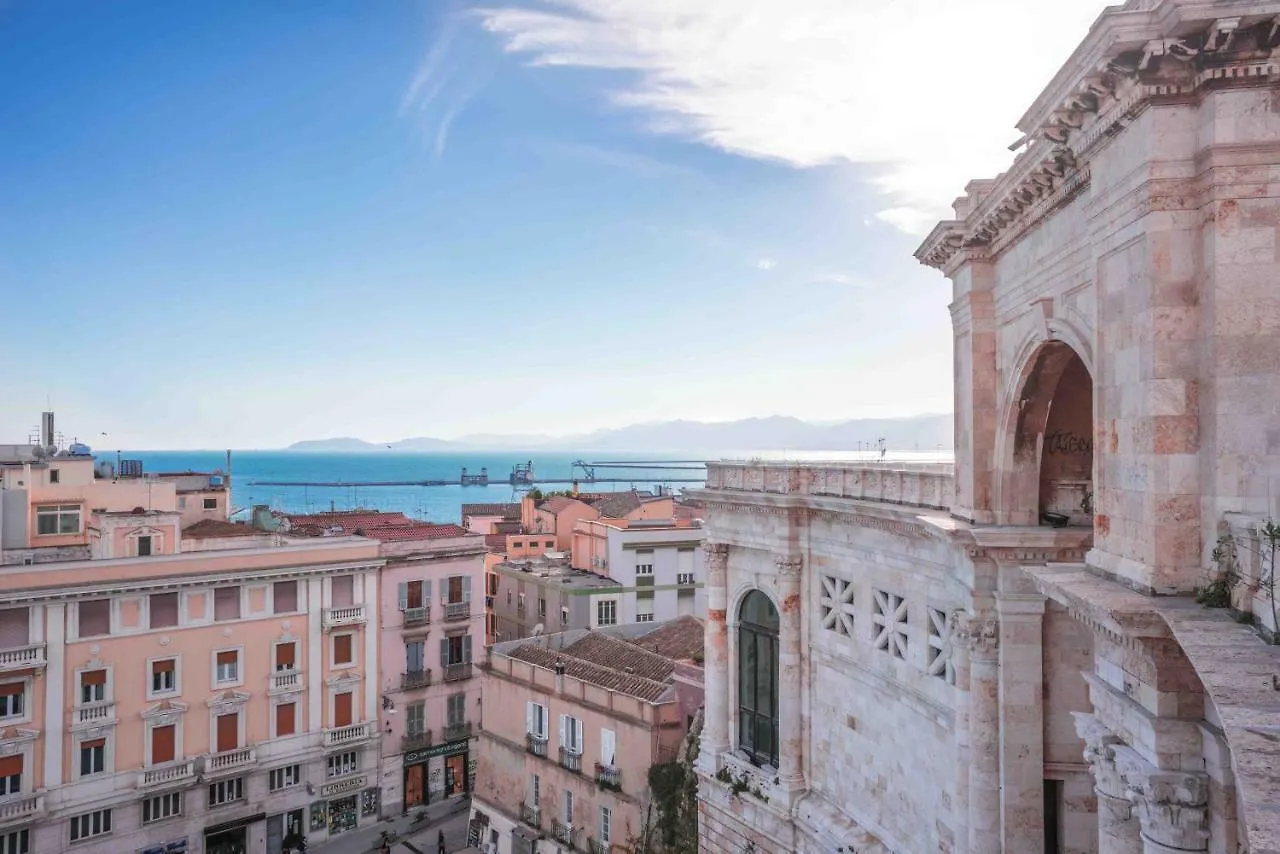 Modern Apartment In Historic Building Cagliari Italië